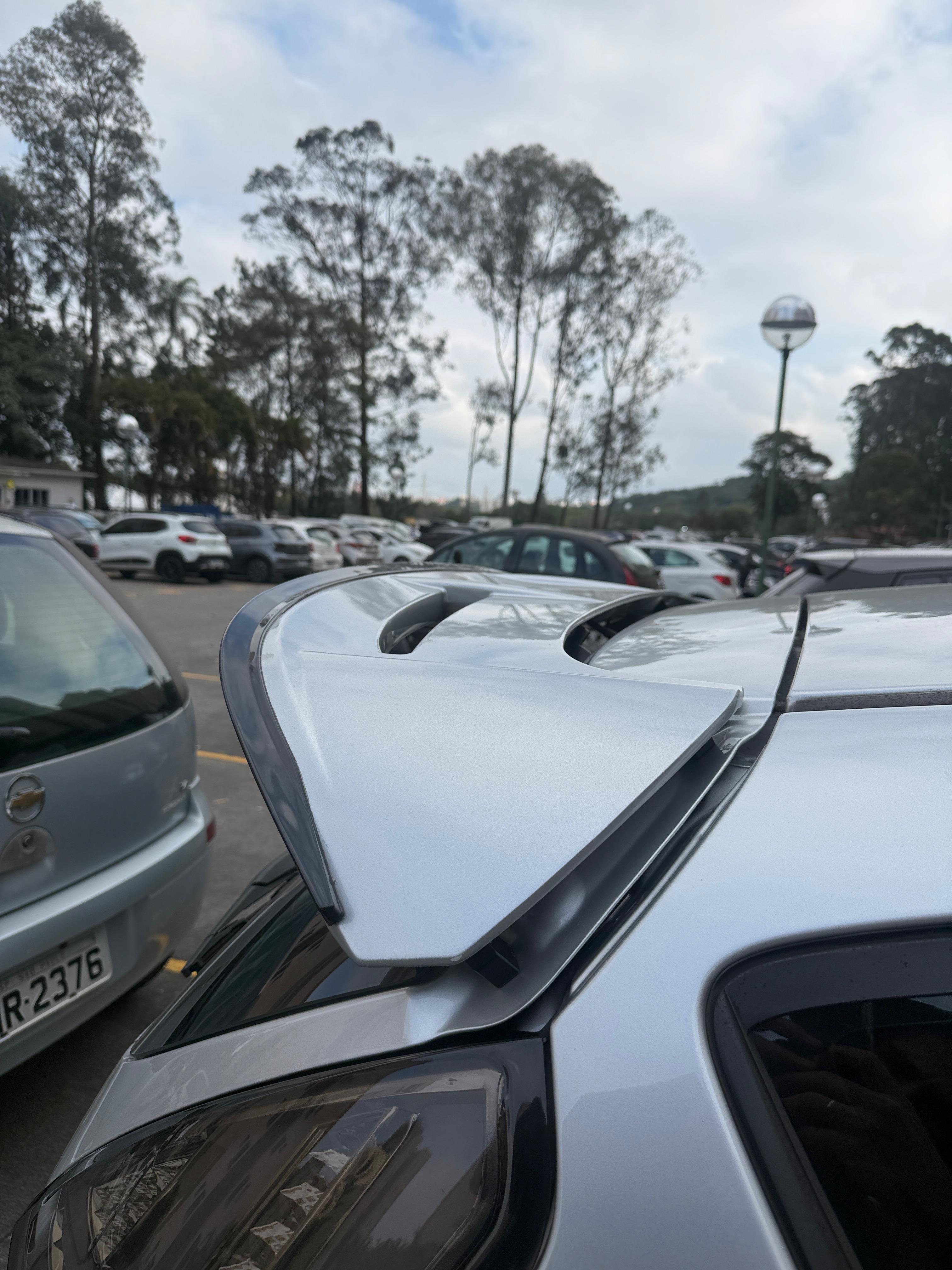 WingRiser Premium — Kit de Elevação de Aerofólio Ford New Fiesta | Led Line BR Parts