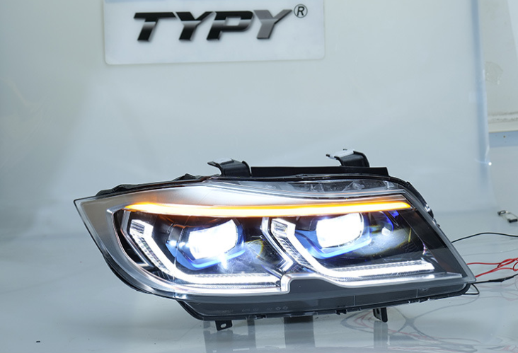 Par de Farol LED Modificado para BMW Série 3 E90 (2005-2012)