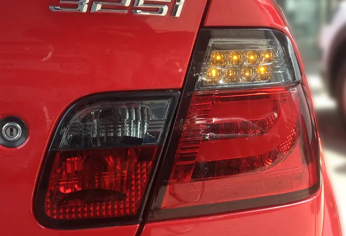 Conjunto de Lanternas Traseiras LED BMW Série 3 E46 (2001-2004)