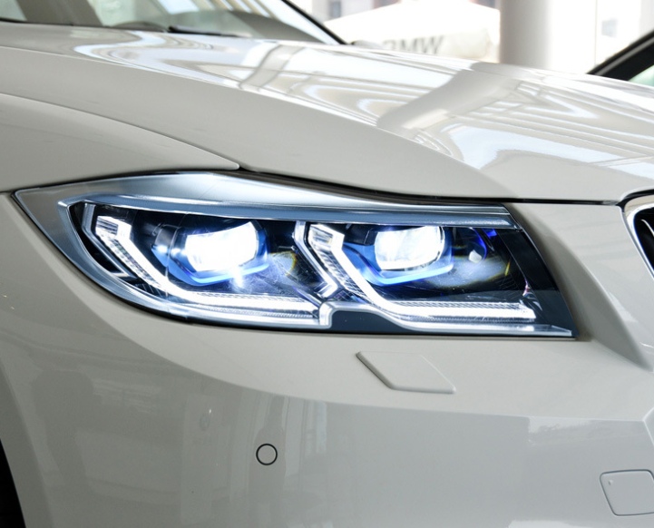 Par de Farol LED Modificado para BMW Série 3 E90 (2005-2012)