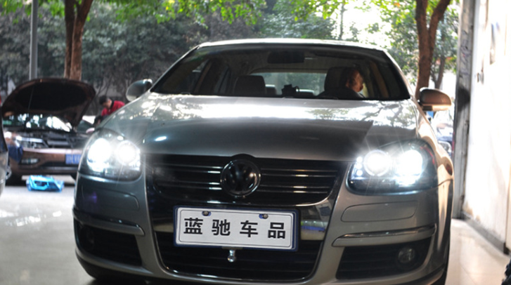 Faróis de LED Volkswagen Jetta MK5 (06-11)