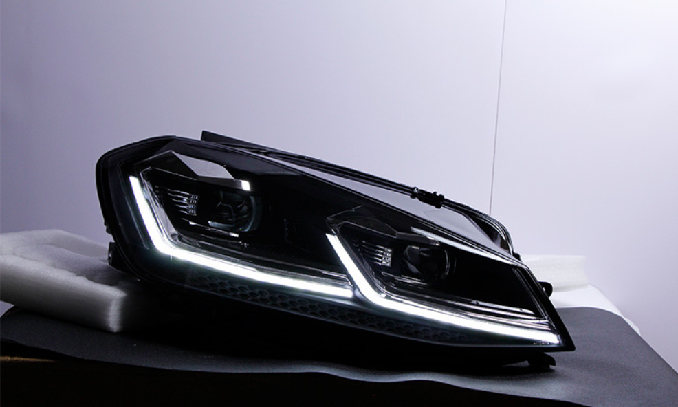 Conjunto de Faróis LED para Volkswagen Golf 7 / 7.5 (2013-2017)