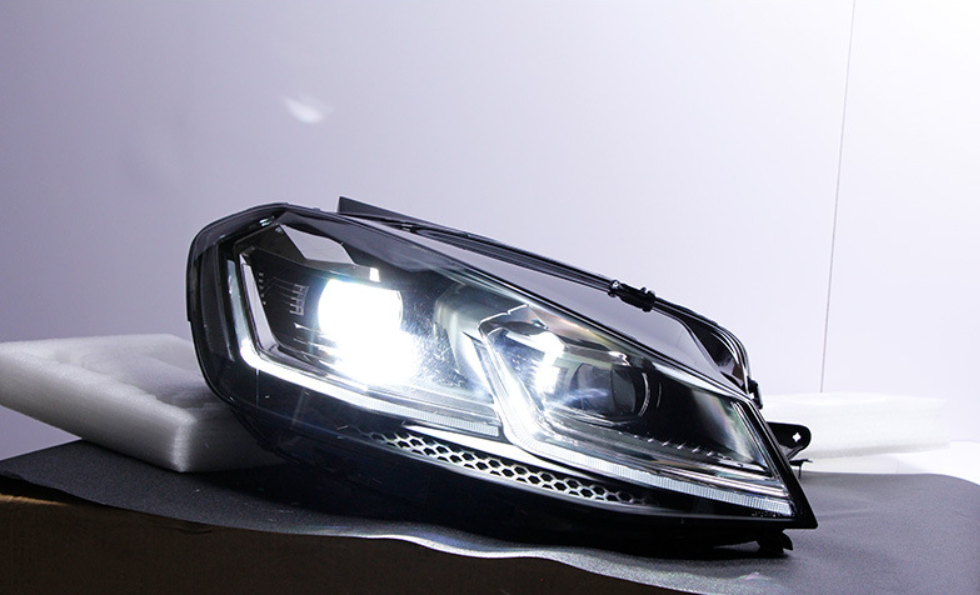Conjunto de Faróis LED para Volkswagen Golf 7 / 7.5 (2013-2017)