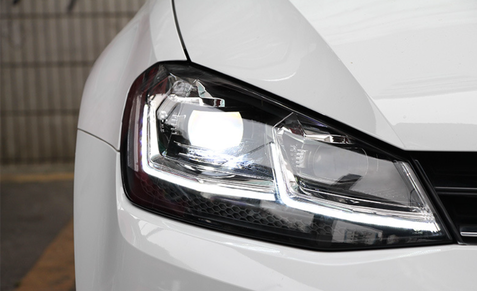 Conjunto de Faróis LED para Volkswagen Golf 7 / 7.5 (2013-2017)